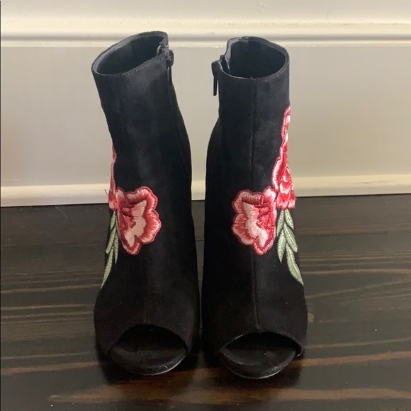 Open Toe Floral Booties - Picture 3 of 6
